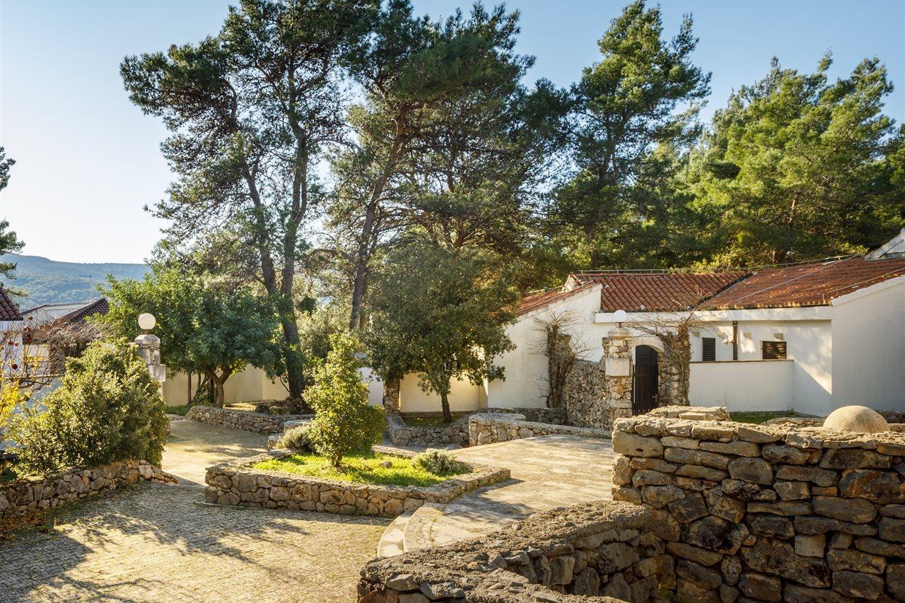 Trim Sunny Apartments By Valamar Stari Grad  Bagian luar foto