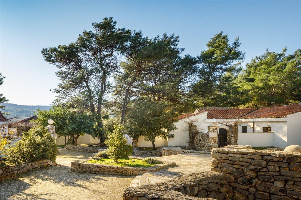 Trim Sunny Apartments By Valamar Stari Grad  Bagian luar foto