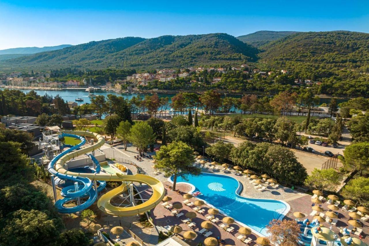 Trim Sunny Apartments By Valamar Stari Grad  Bagian luar foto