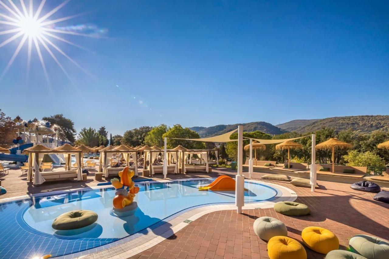 Trim Sunny Apartments By Valamar Stari Grad  Bagian luar foto