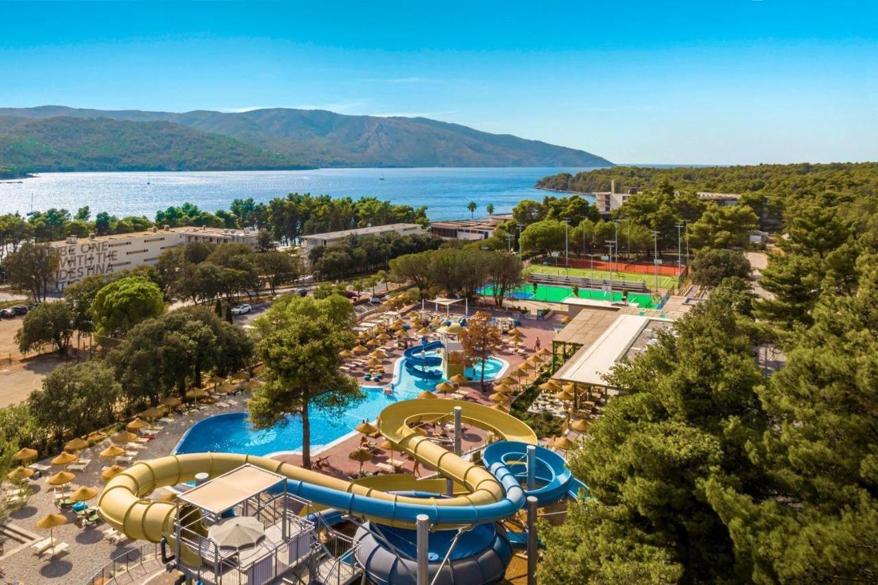 Trim Sunny Apartments By Valamar Stari Grad  Bagian luar foto