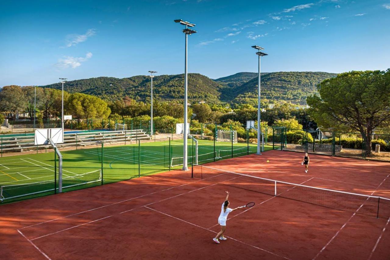 Trim Sunny Apartments By Valamar Stari Grad  Bagian luar foto
