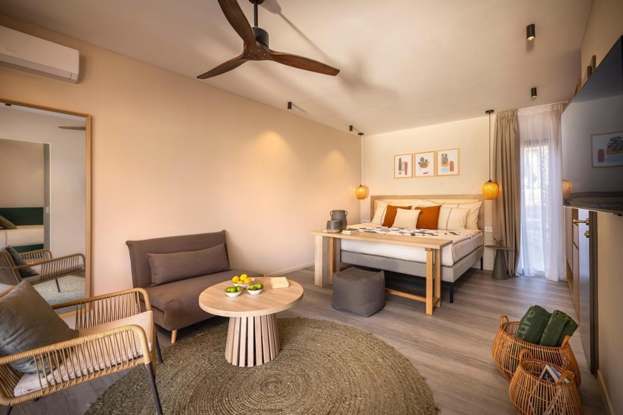 Trim Sunny Apartments By Valamar Stari Grad  Bagian luar foto